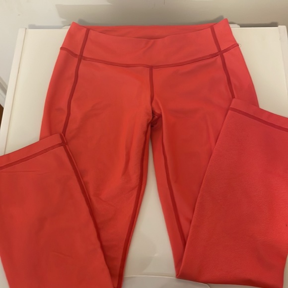 LULULEMON LEGGINGS/PANTS/TIGHTS - Picture 2 of 3